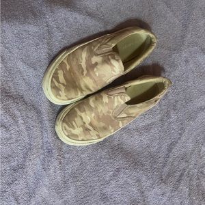 Old navy pink camo size 3